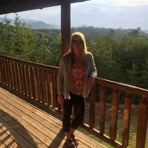 Meet your Posher, April